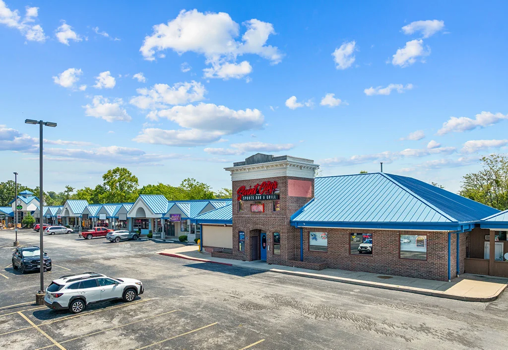 The Falls Parkway Shopping Center — Sale in Branson, MO, photo 1 of 8