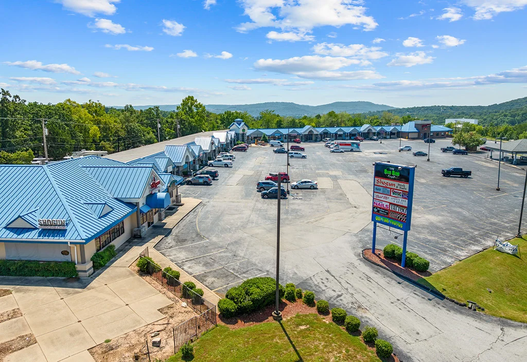 The Falls Parkway Shopping Center — Sale in Branson, MO, photo 7 of 8