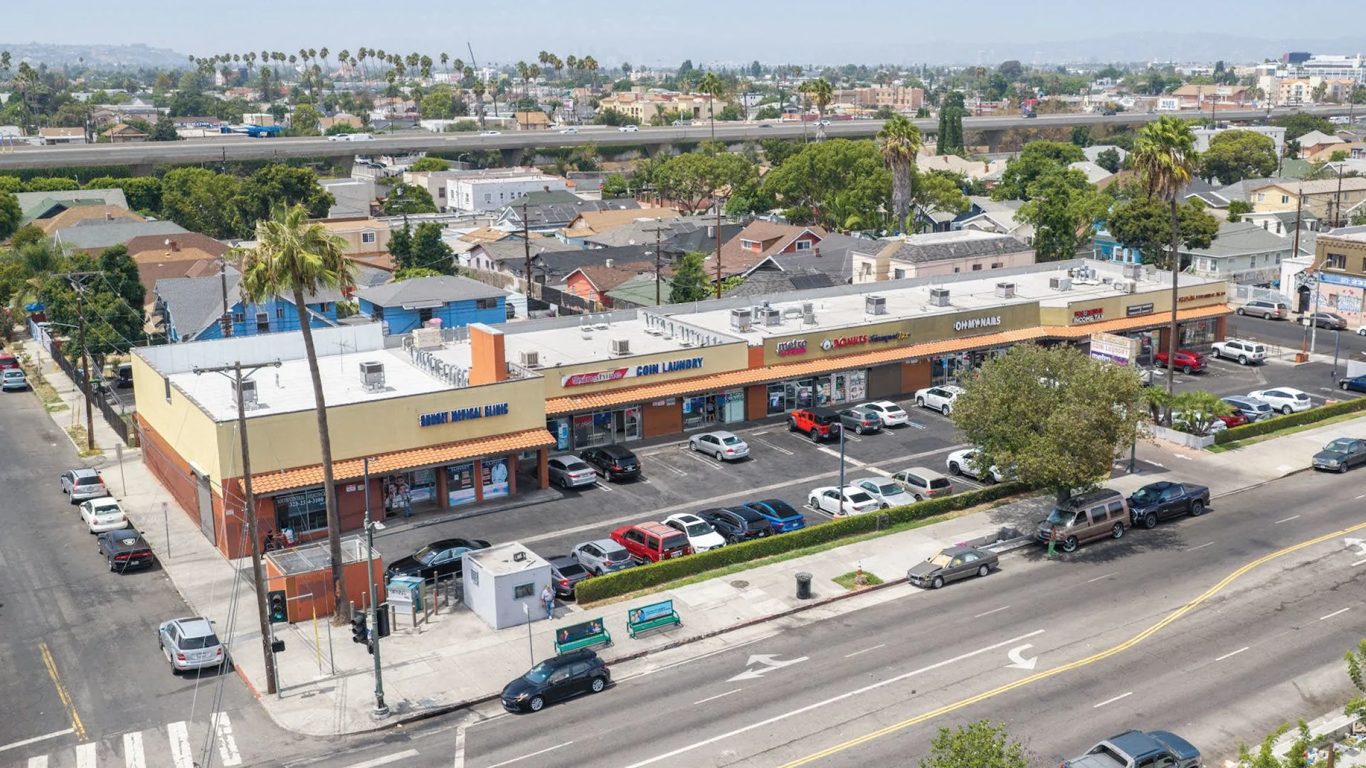 Broadway.4701 — Sale in Los Angeles, CA, photo 2 of 4