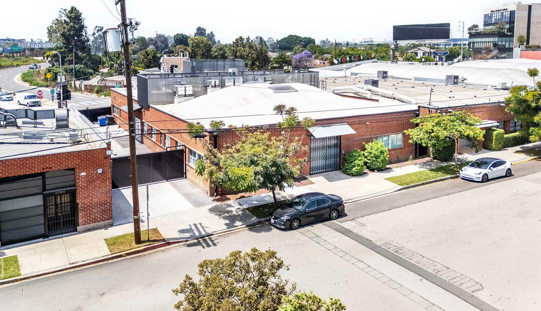 2275 S Carmelina Ave — Sale in Los Angeles, CA, photo 1 of 1