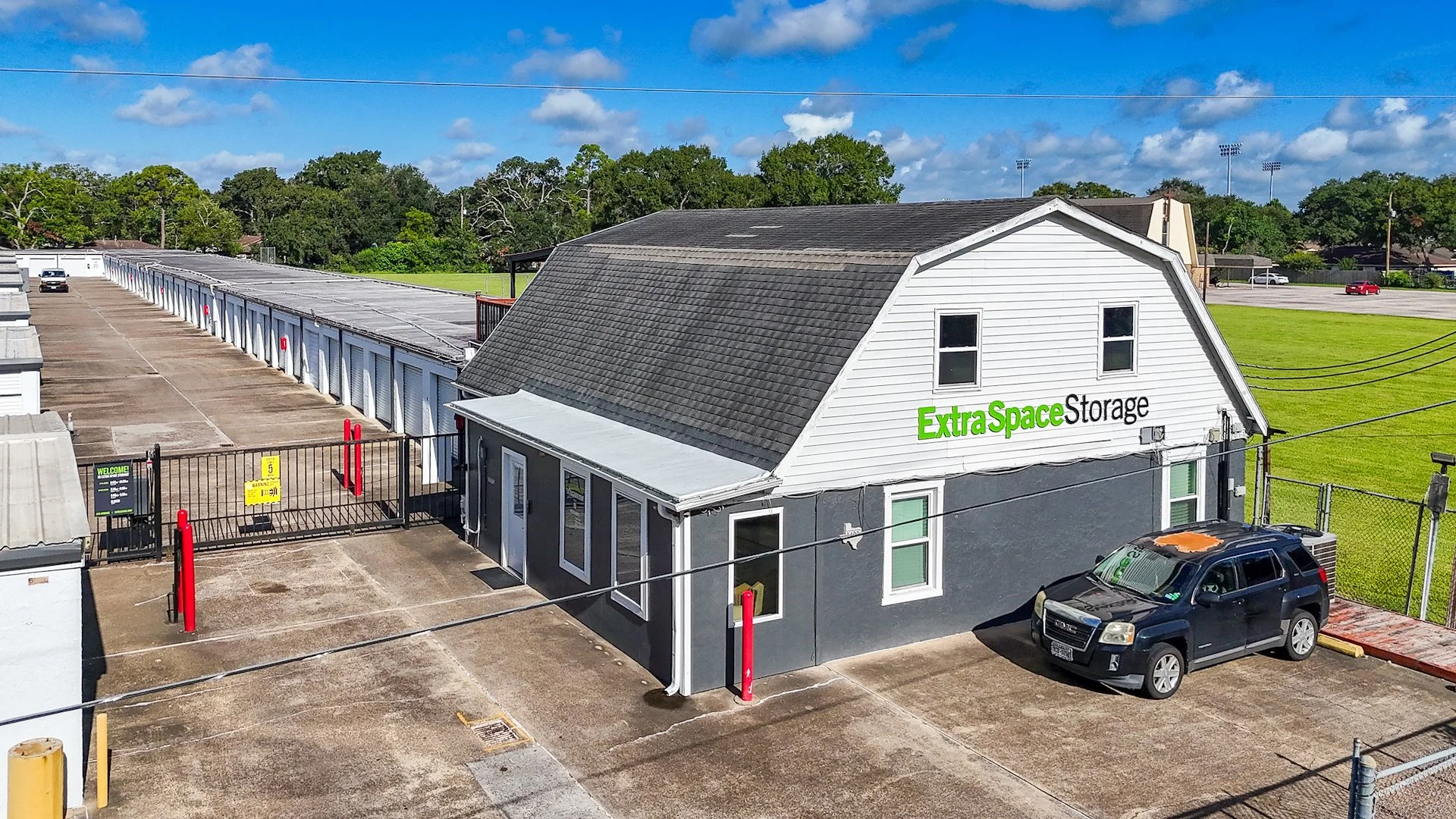 Extra Space Storage (Managed) — Sale in Alvin, TX, photo 2 of 3