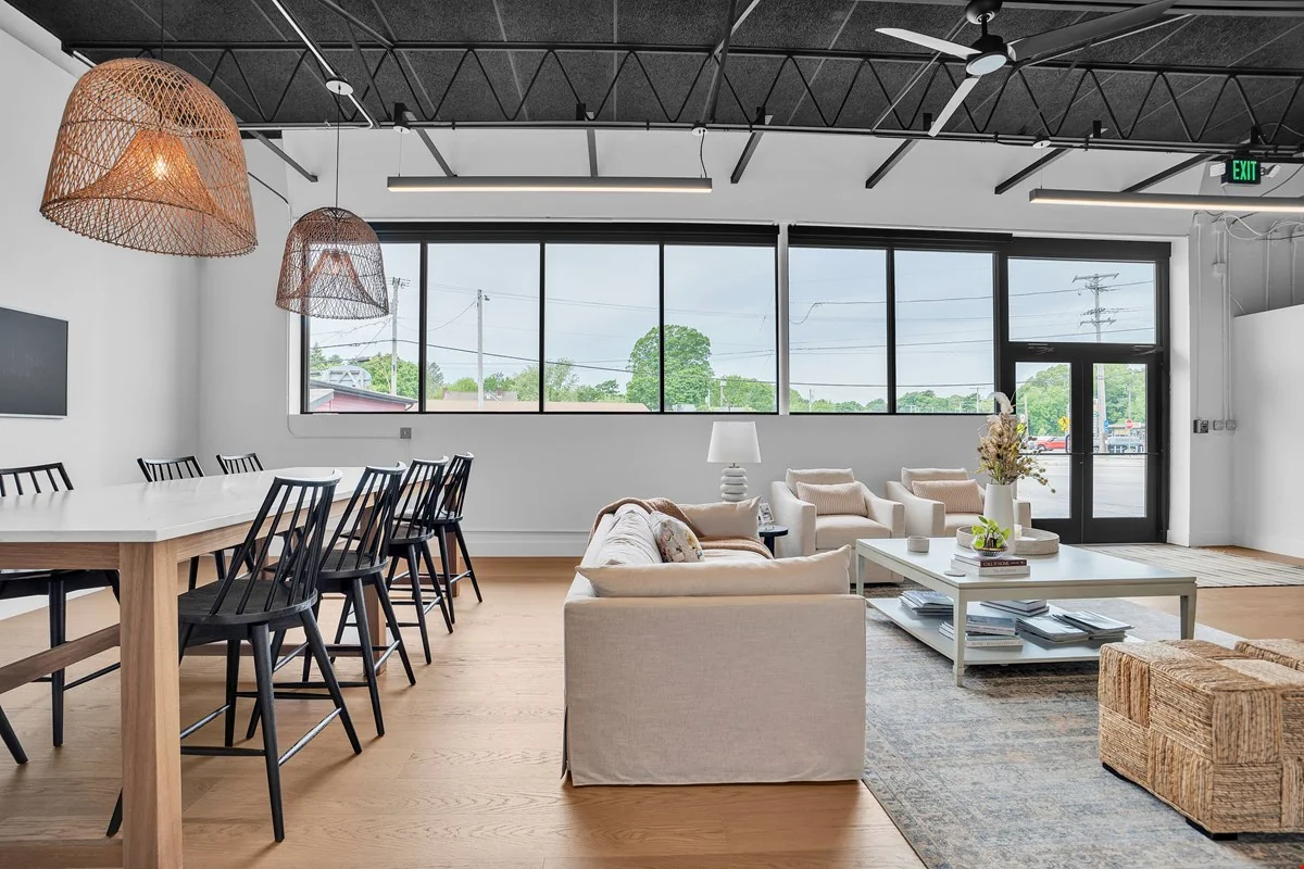 Beautiful and Modern Retail Center Riverside — Sale in East Providence, RI, photo 3 of 8