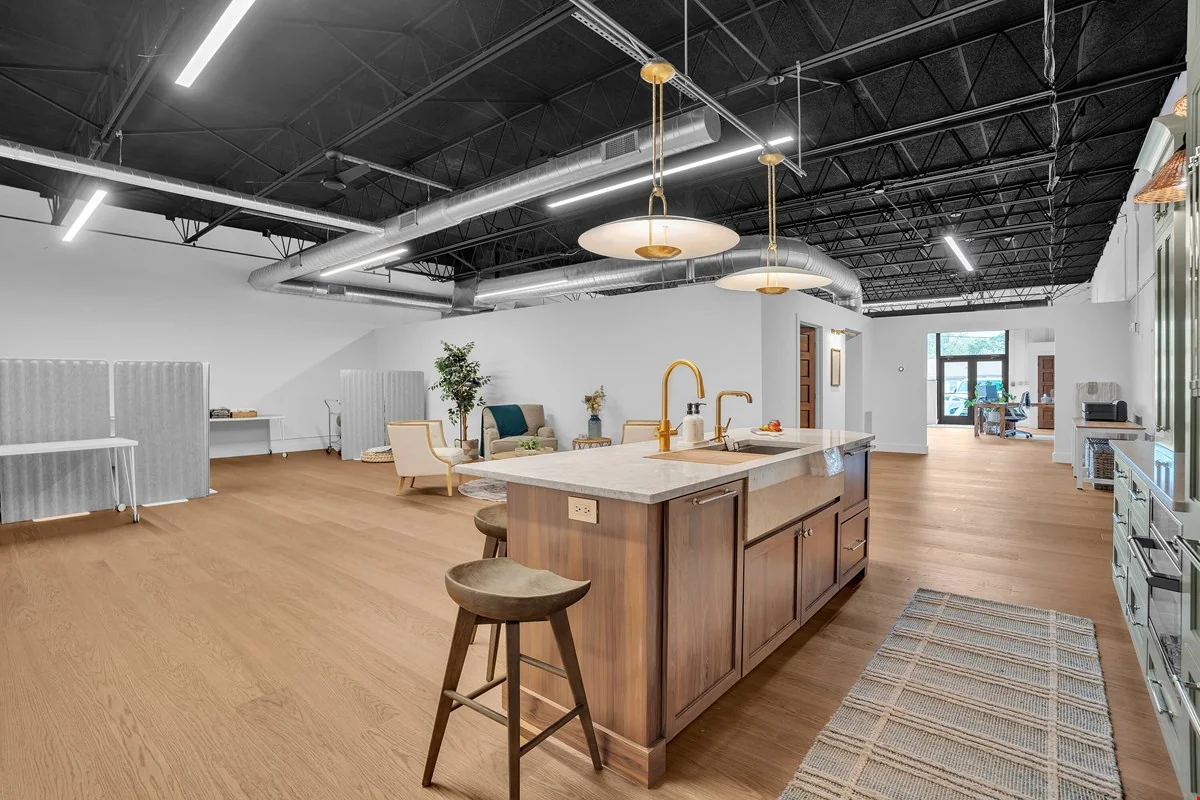 Beautiful and Modern Retail Center Riverside — Sale in East Providence, RI, photo 4 of 8