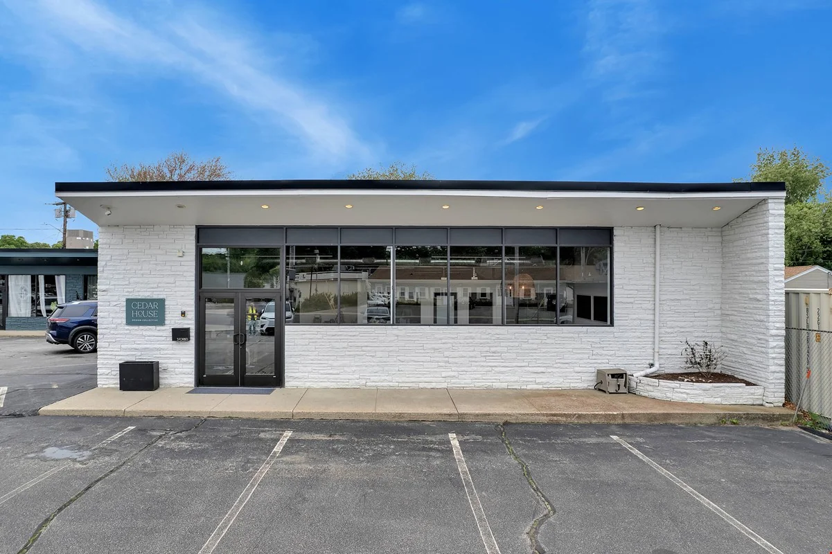 Beautiful and Modern Retail Center Riverside — Sale in East Providence, RI, photo 8 of 8