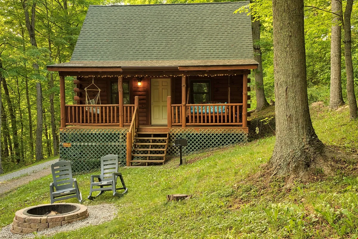 Oakwood Cabins — Sale in New Plymouth, OH, photo 6 of 8