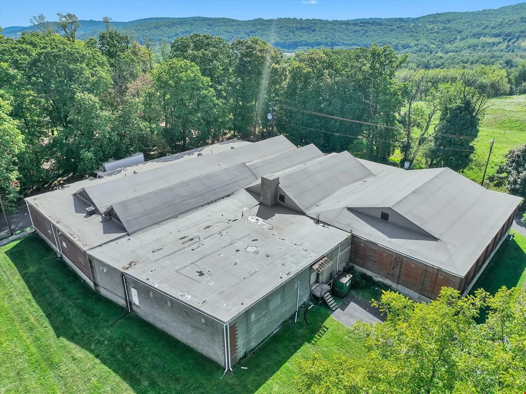 22,000 S/F | Zoned GX-C | Allentown — Sale in Allentown, PA, photo 3 of 8