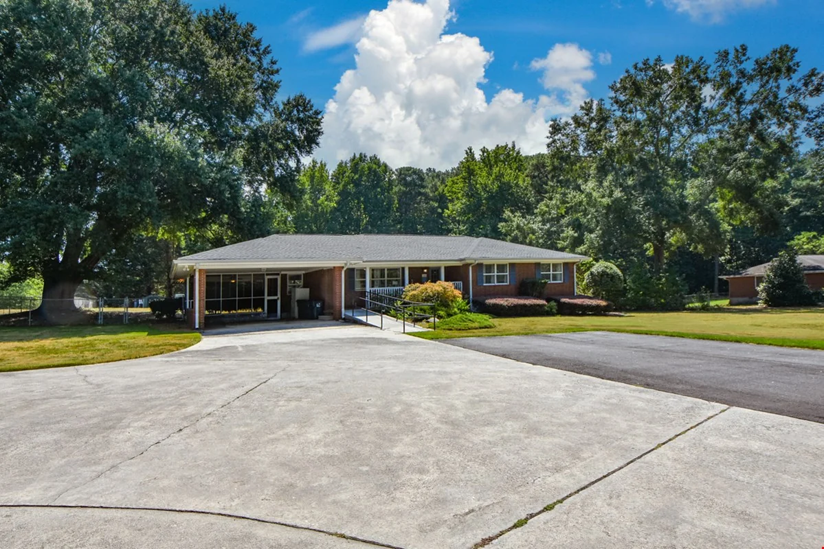 2164 North Road — Sale in Snellville, GA, photo 3 of 8