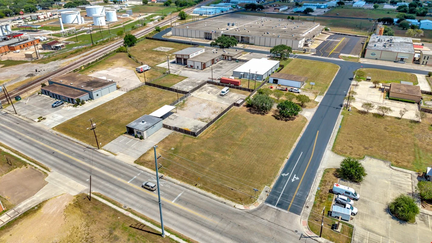 1508 Ben Jordan St., Victoria TX — Sale in Victoria, TX, photo 3 of 8