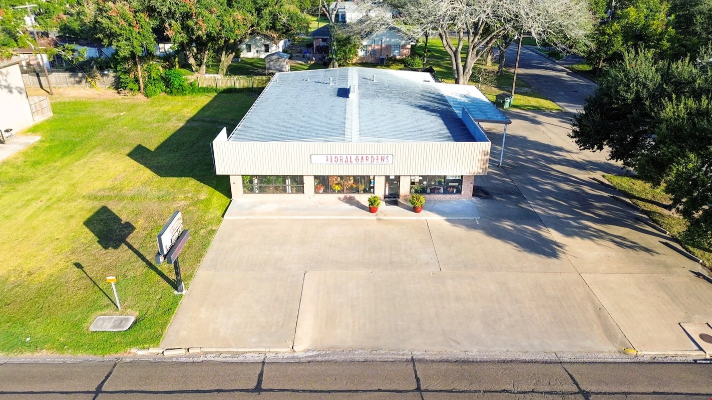 802 W Jackson St., El Campo TX 77437 — Sale in El Campo, TX, photo 2 of 8