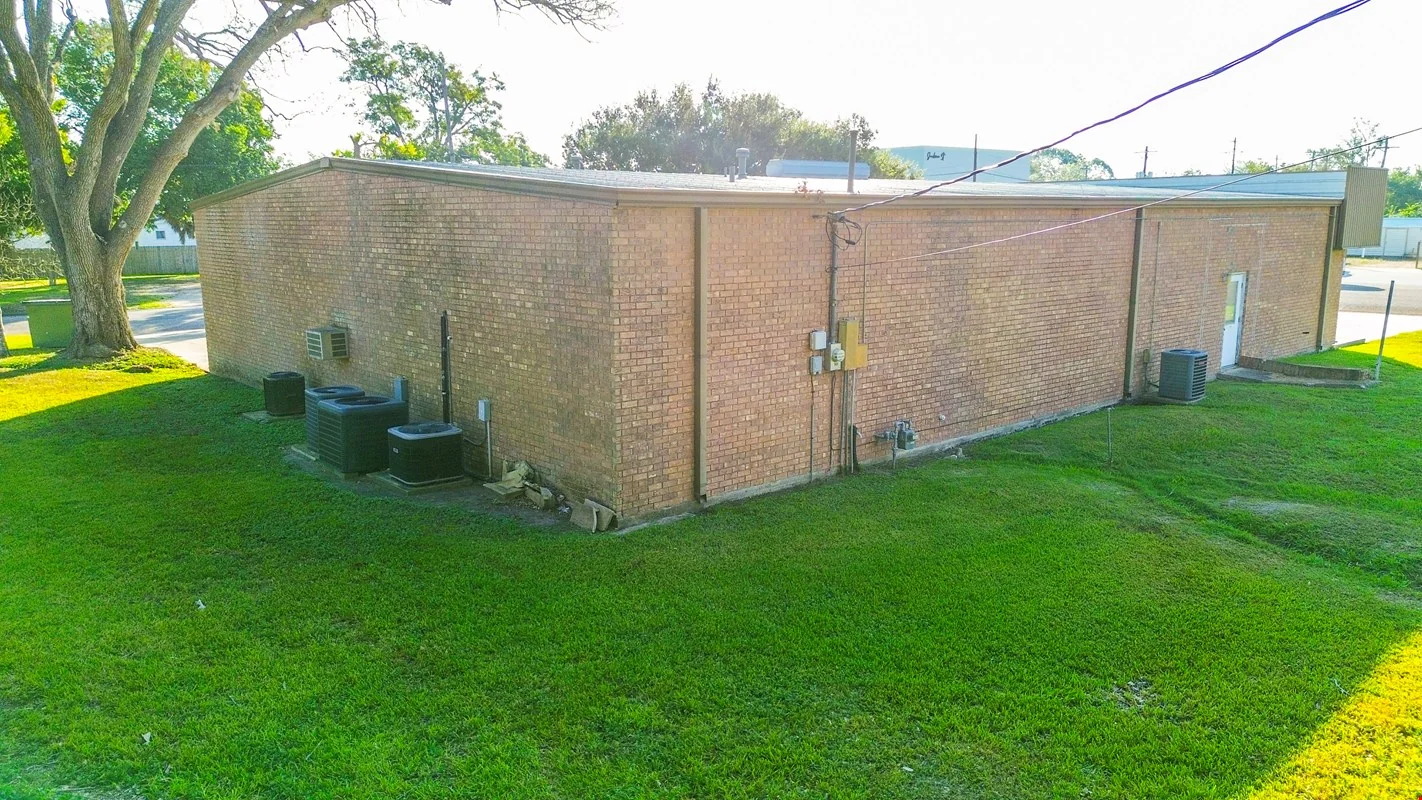 802 W Jackson St., El Campo TX 77437 — Sale in El Campo, TX, photo 3 of 8