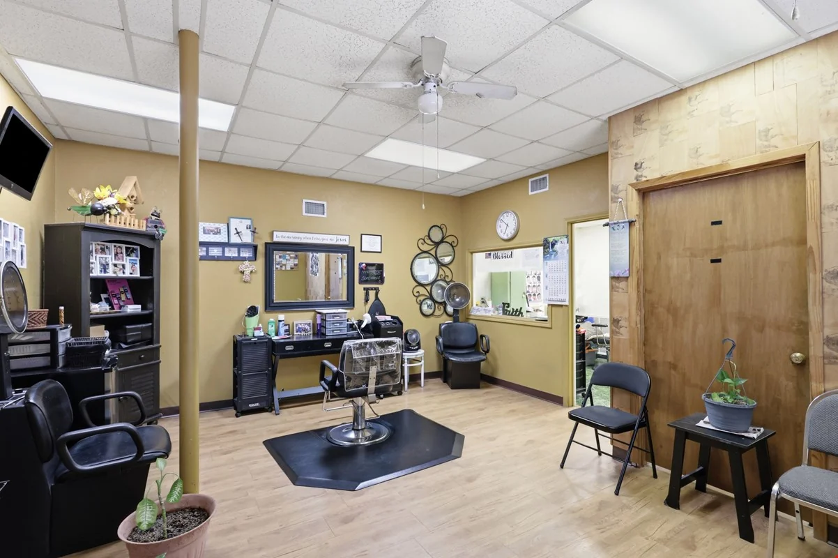 Dry Cleaning Business & Real Estate — Sale in Fort Worth, TX, photo 6 of 8