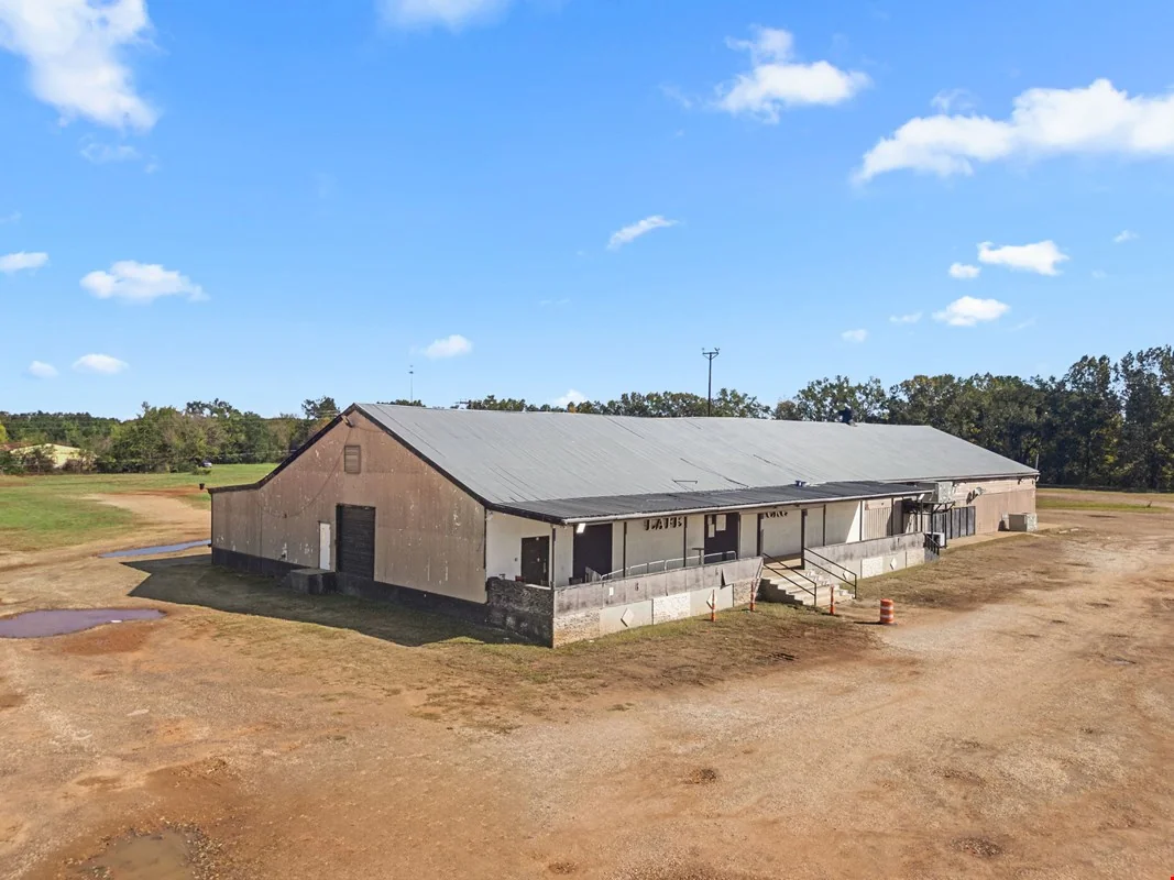 Event Center on 12 acres — Sale in Tyler, TX, photo 4 of 8