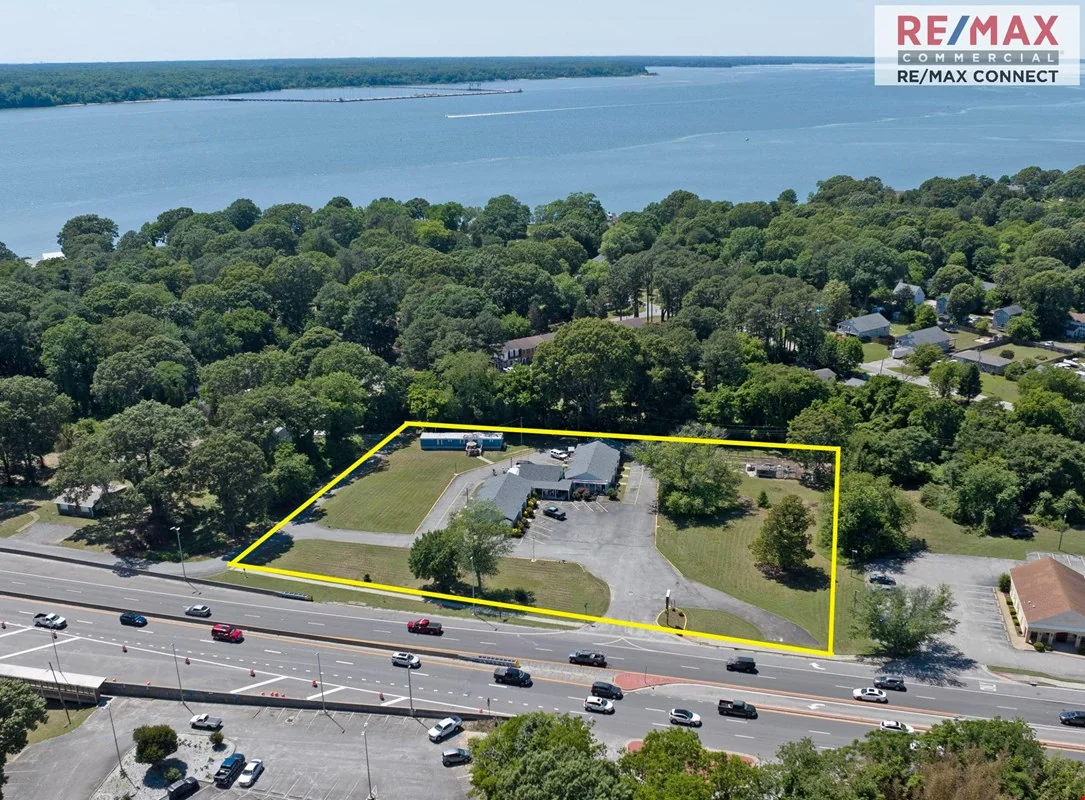 1408 George Washington Memorial Highway, Gloucester, VA — Sale in Gloucester Point, VA, photo 3 of 8