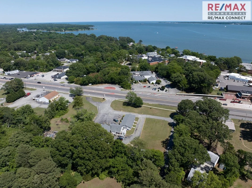 1408 George Washington Memorial Highway, Gloucester, VA — Sale in Gloucester Point, VA, photo 4 of 8