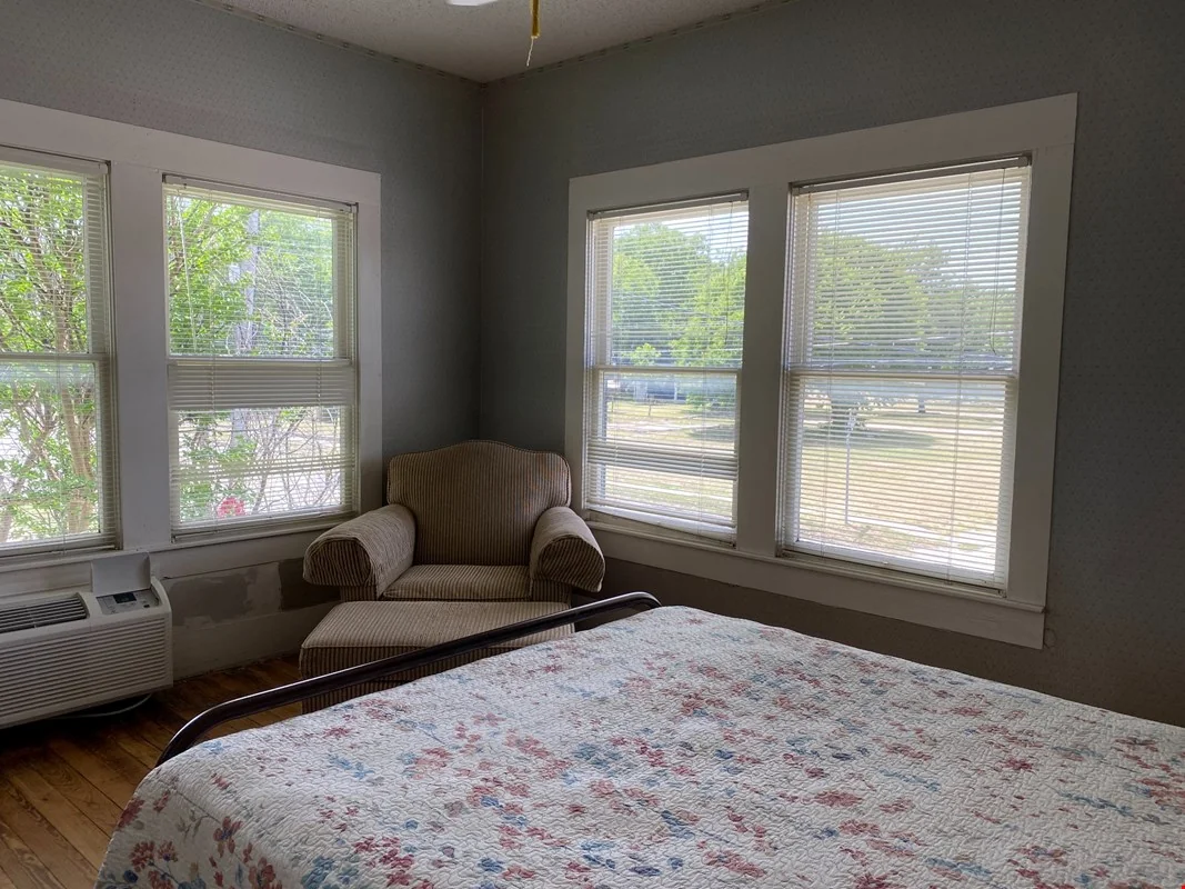 The Inn On The River — Sale in Glen Rose, TX, photo 5 of 8