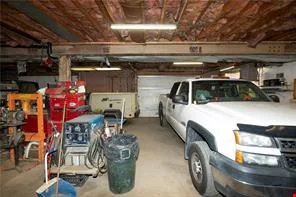 1641 SawMill Run Blvd — Sale in Pittsburgh, PA, photo 3 of 8