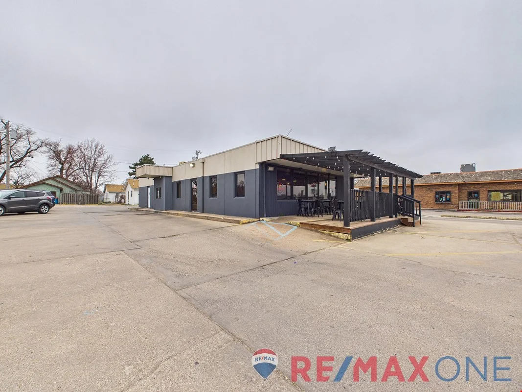 108 W Kansas Avenue, Garden City, KS 67846 — Sale in Garden City, KS, photo 2 of 8