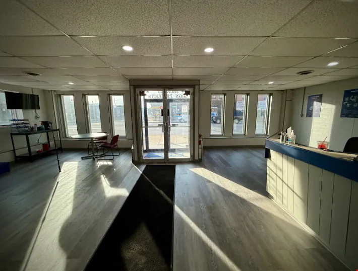 644 E Michigan Ave — Sale in Jackson, MI, photo 4 of 8