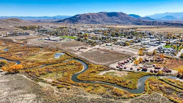 Hotel Eastin — Sale in Kremmling, CO, photo 1 of 8