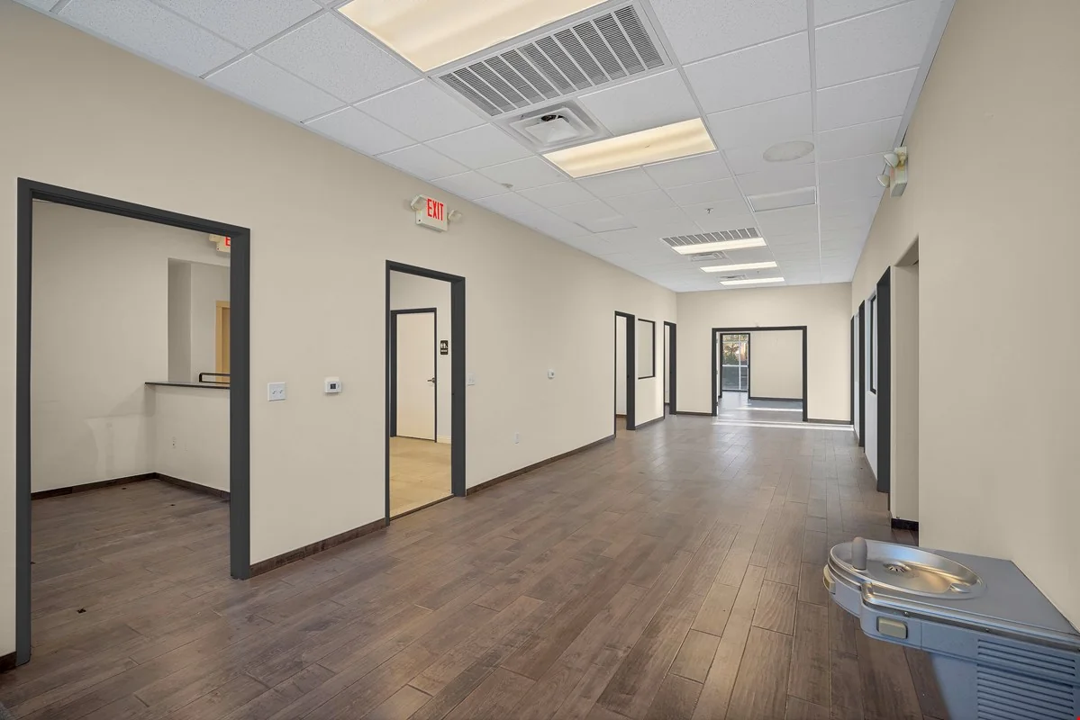 Mixed Use on Horizon ridge — Lease in Henderson, NV, photo 3 of 8