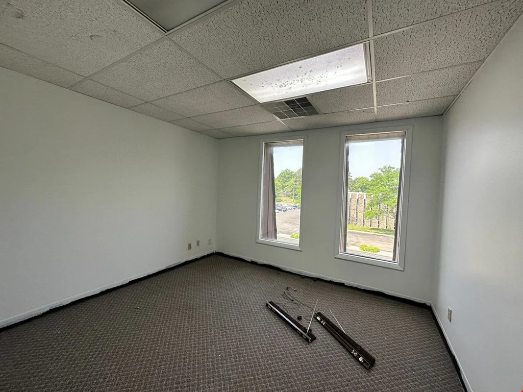 Office Building For Lease West Lansing — Lease in Lansing, MI, photo 1 of 8