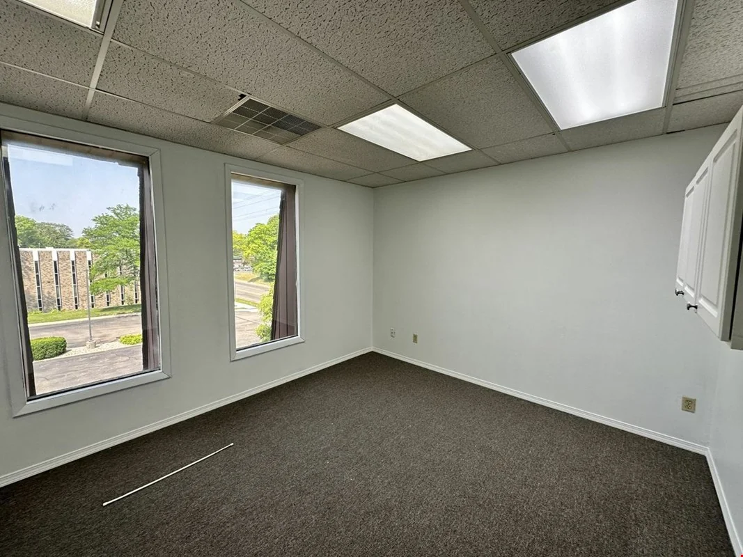 Office Building For Lease West Lansing — Lease in Lansing, MI, photo 2 of 8