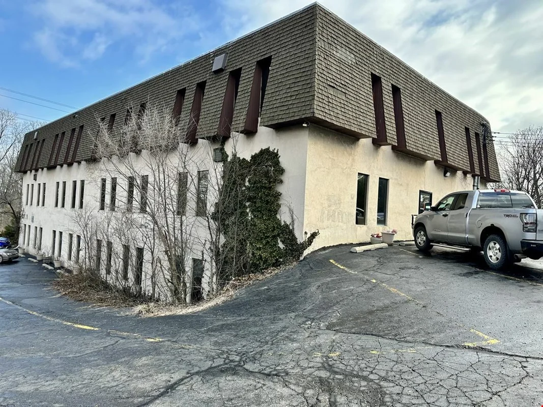 Office Building For Lease West Lansing — Lease in Lansing, MI, photo 6 of 8