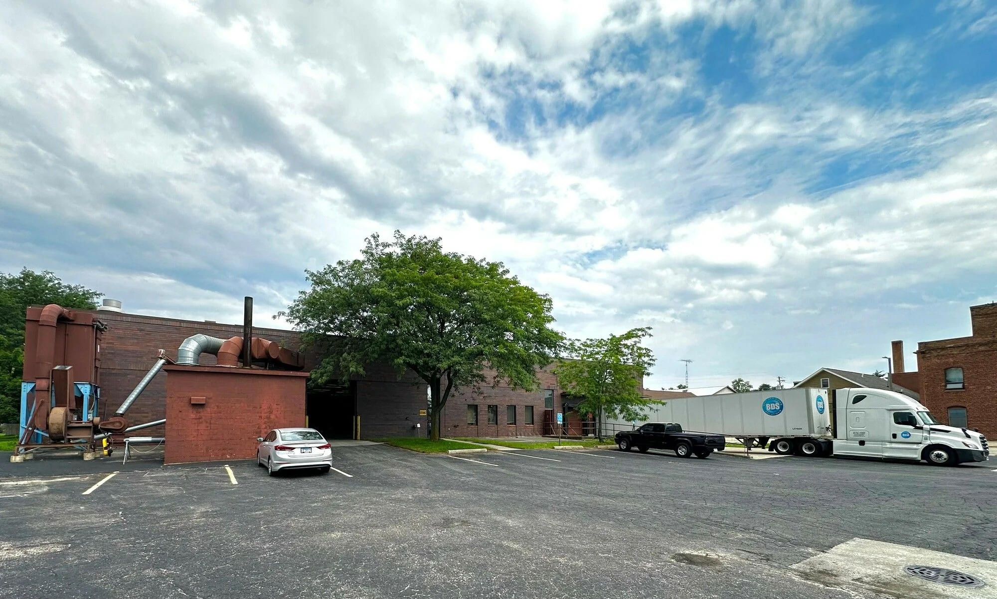 For Sale - 40,020 SF Building — Sale in Dekalb, IL, photo 1 of 8