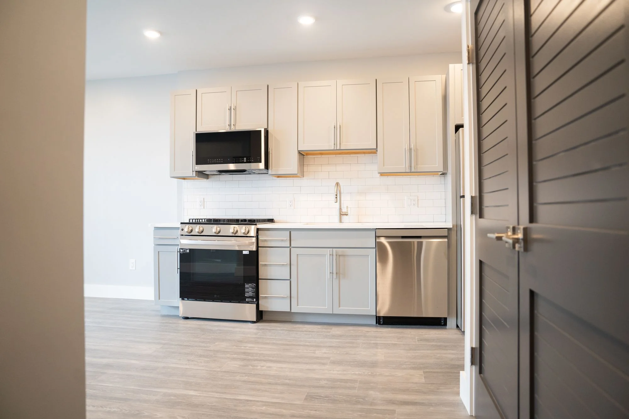 365 Western Avenue — Sale in Boston, MA, photo 4 of 8