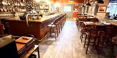 Morris County Restaurant, Bar, Entertainment Night Spot — Sale in Madison, NJ, photo 1 of 8