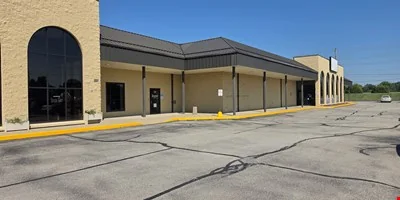 736 W Main St — Sale in Greensburg, IN, photo 2 of 8