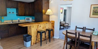 Apache Motel — Sale in Moab, UT, photo 6 of 8