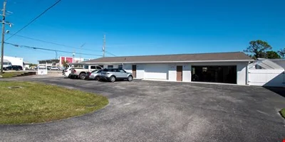 23263 Harborview Rd — Sale in Port Charlotte, FL, photo 2 of 8