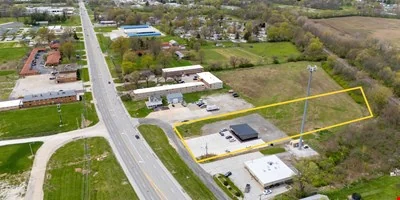 Big Ts - 2124 E Morton Ave, Jacksonville, IL — Sale in Jacksonville, IL, photo 3 of 8