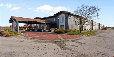 LaQuinta, Moline, IL — Sale in Moline, IL, photo 2 of 8