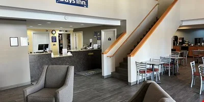 Days Inn, Hays KS — Sale in Hays, KS, photo 2 of 8