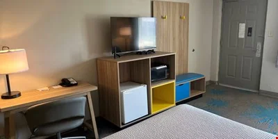 Days Inn, Hays KS — Sale in Hays, KS, photo 5 of 8