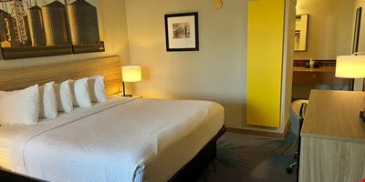 Days Inn, Hays KS — Sale in Hays, KS, photo 6 of 8