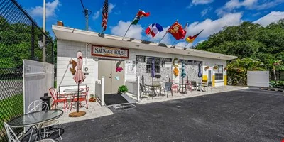2,500SF Commercial Building in Safety Harbor — Sale in Safety Harbor, FL, photo 1 of 8