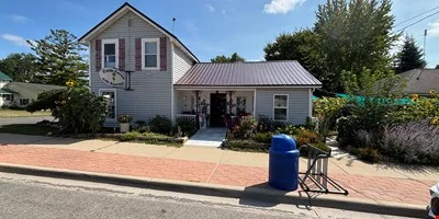 Candle Cottage – Turnkey Gift Shop & Business… — Sale in Crystal, MI, photo 4 of 8