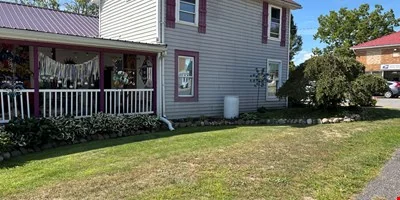 Candle Cottage – Turnkey Gift Shop & Business… — Sale in Crystal, MI, photo 5 of 8