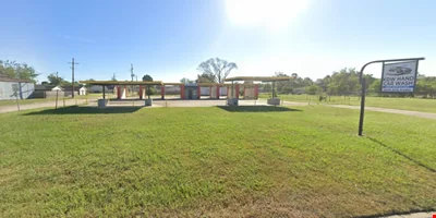 6 Bay Hand Carwash — Sale in Beaumont, TX, photo 2 of 2