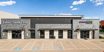 430 Nasa Parkway — Lease in Webster, TX, photo 1 of 8