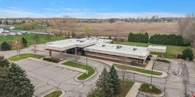 1794 N Lapeer — Lease in Lapeer, MI, photo 2 of 7