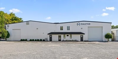 Conditioned Industrial Facility with 8 Cranes — Lease in Chattanooga, TN, photo 2 of 8