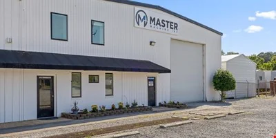 Conditioned Industrial Facility with 8 Cranes — Lease in Chattanooga, TN, photo 3 of 8