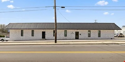 Office/Warehouse on Dodds Ave — Lease in Chattanooga, TN, photo 1 of 8
