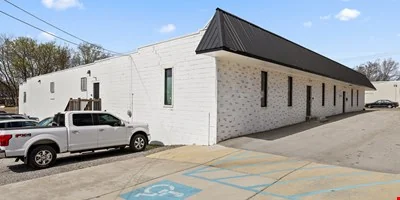Office/Warehouse on Dodds Ave — Lease in Chattanooga, TN, photo 2 of 8
