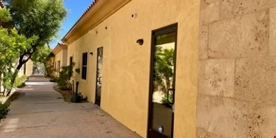 Emerald Plaza — Lease in Las Vegas, NV, photo 2 of 8