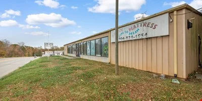 5106 Wilkinson Bldv. — Lease in Cramerton, NC, photo 1 of 3